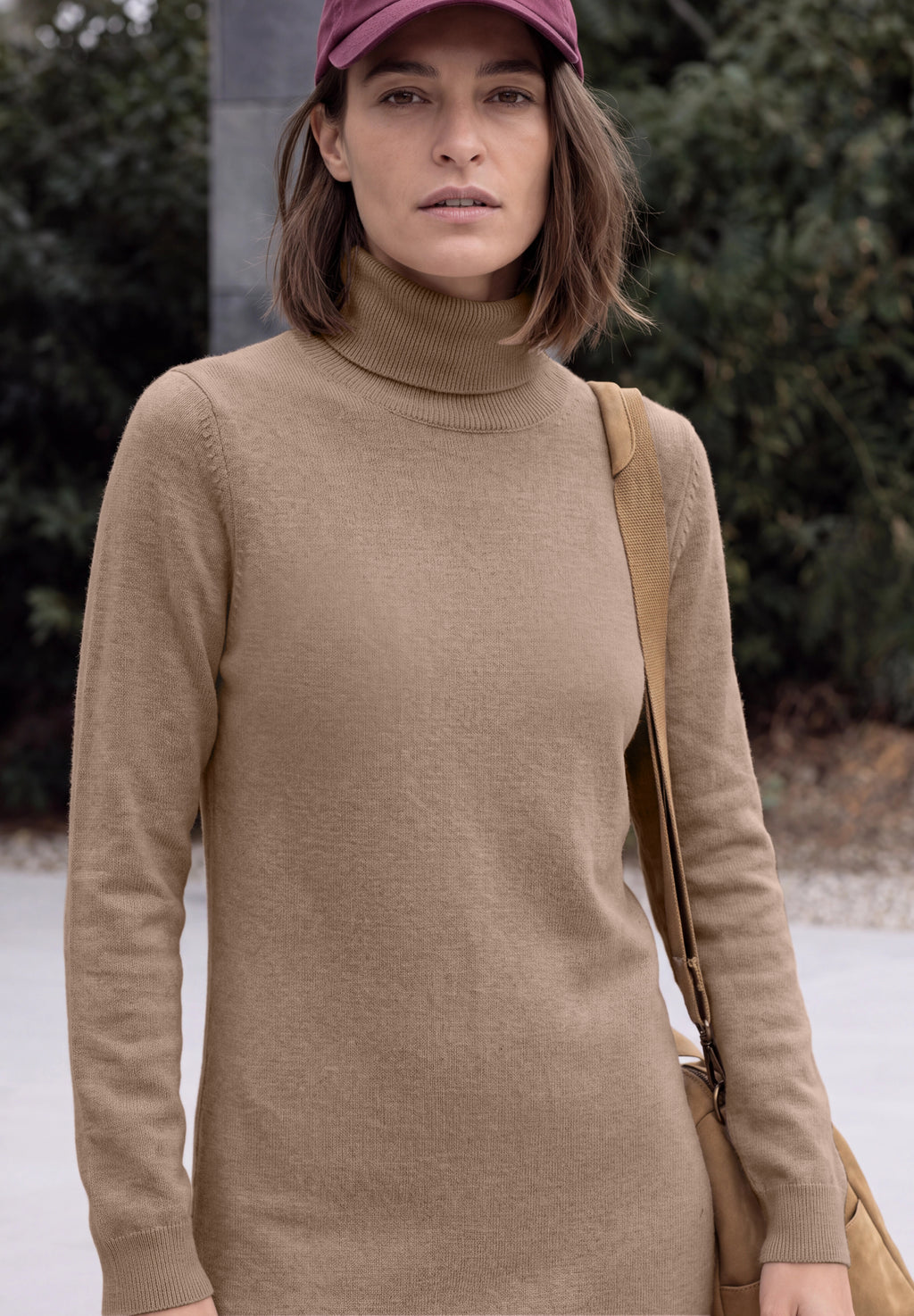 Knielanges Strickkleid mit Rollkragen von Cecil