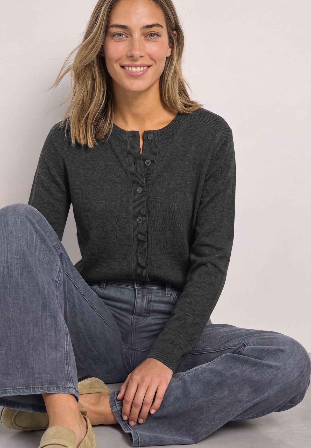 Cardigan mit Rundhals und Rüschendetails von Street One