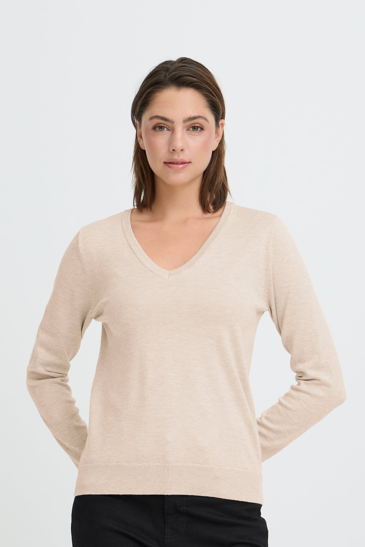 Feinstrick-Pullover mit V-Ausschnitt von ICHI