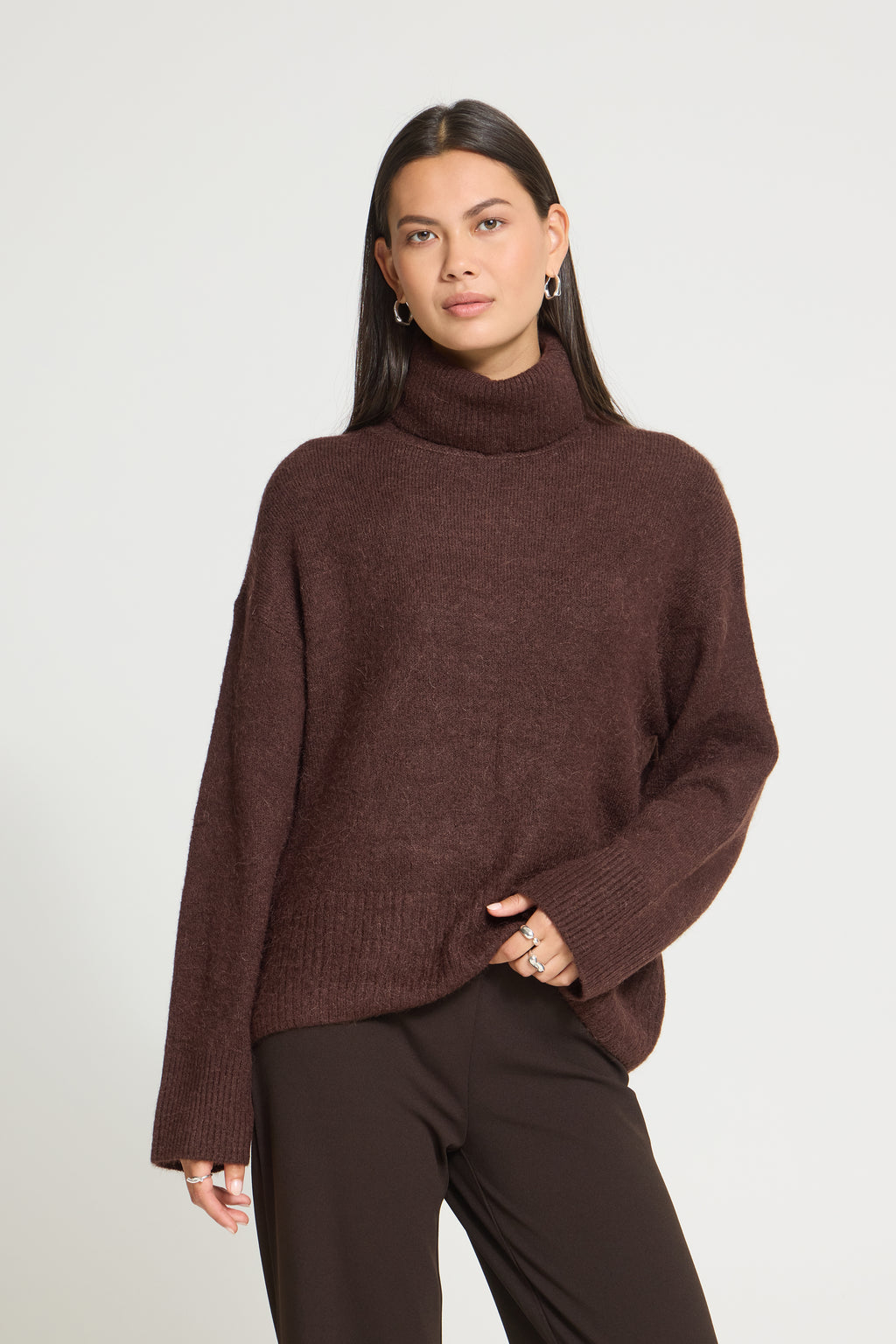 Rollkragenpullover Kamara in Dunkelbraun von ICHI