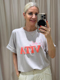 T-Shirt Vita mit 3D-Schriftprint in Taupe von Houy Mode